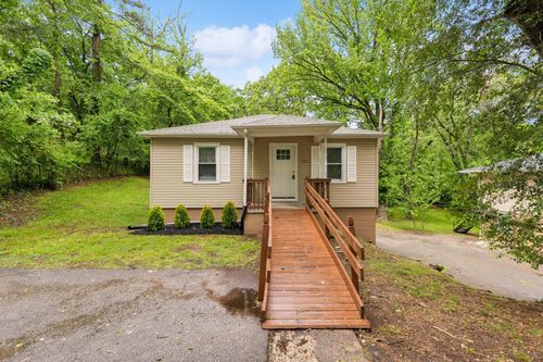 428 Hickory Hill Dr, Clarksville, TN, 37040-3939 | Card Image