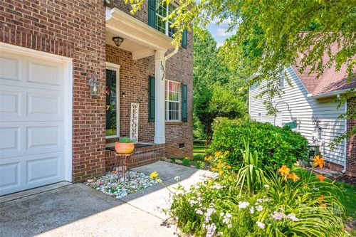 167 Foxtail Dr, Mooresville, NC, 28117-6379 | Card Image