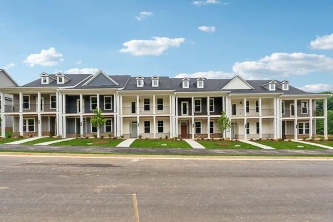 2562 Harbor View Ct, Townhouse with 3 bedrooms, 3 bathrooms and null parking in Gainesville GA | Image 6