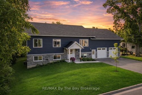 146 Mary St, Creemore, ON, L0M1G0 | Card Image