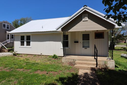 419 E Olive St, Bolivar, MO, 65613-1753 | Card Image