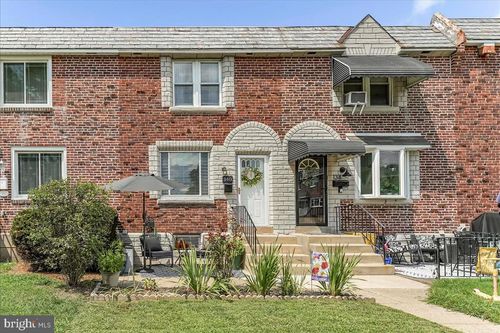 140 S Academy Ave, GLENOLDEN, PA, 19036-1711 | Card Image
