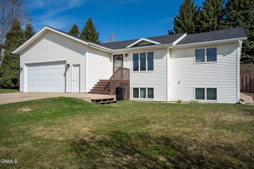 1408 19th Street Se, Mandan, ND, 58554 | Card Image