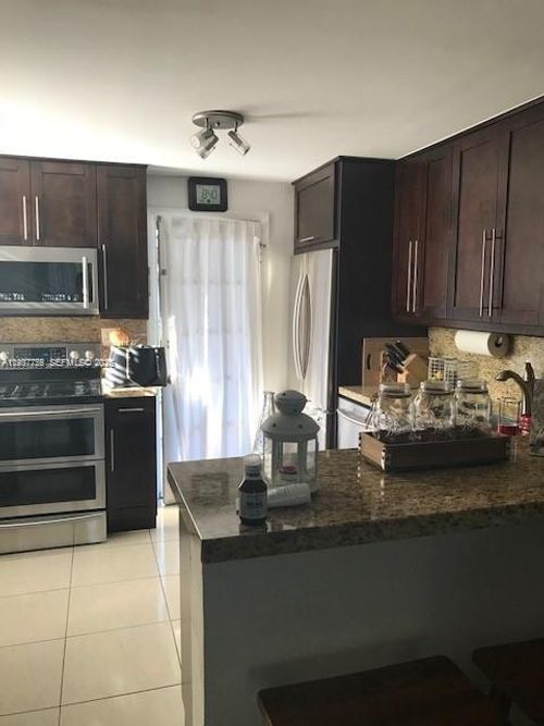 apt-b2-10794 N Kendall Dr, Miami, FL, 33176-1418 | Card Image