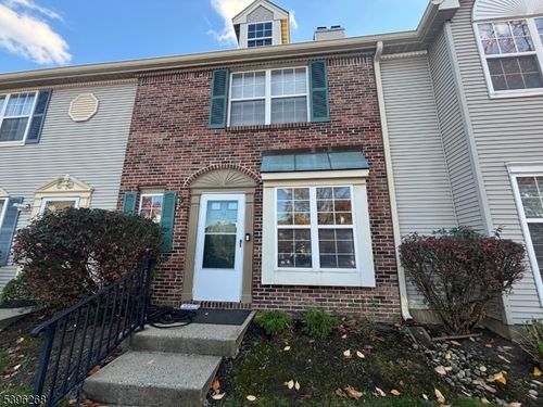 34 Colleen Ct, Kendall Park, NJ, 08824-1521 | Card Image