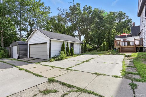 124 Henry Clay Ave, Pontiac, MI, 48341-1723 | Card Image