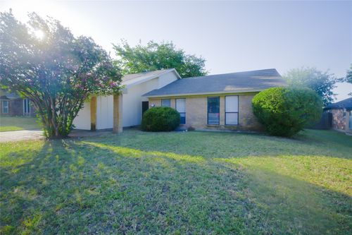 9967 Haywood Ct, Benbrook, TX, 76126-4106 | Card Image