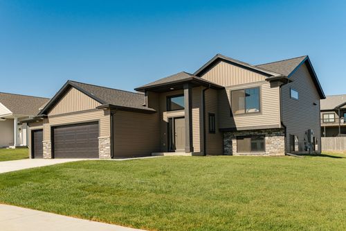 1806 Brandt Dr Ne, Byron, MN, 55920-5519 | Card Image