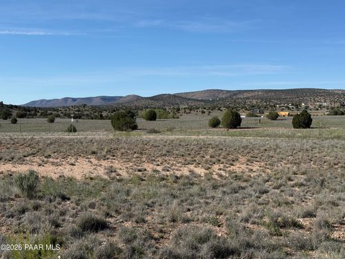 1125 E Cougar Ridge Rd, Paulden, AZ, 86334-6005 | Card Image