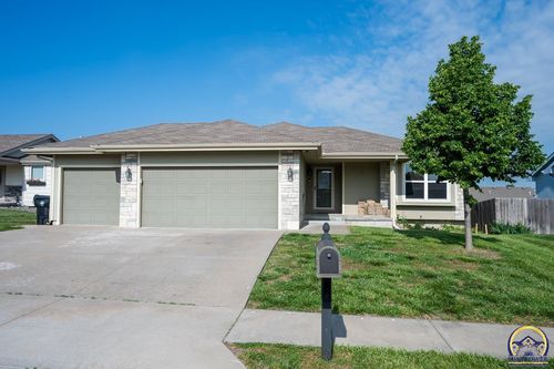 4311 Se Liveoak Dr, Topeka, KS, 66609-1695 | Card Image