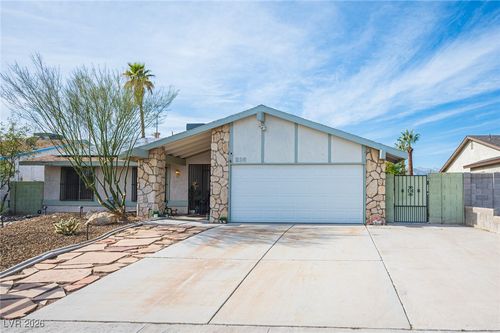 216 Goldy Ln, Las Vegas, NV, 89107-2418 | Card Image