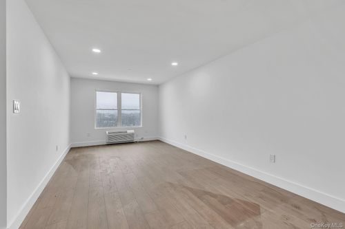 2a-74 Broadway, Freeport, NY, 11520-2821 | Card Image