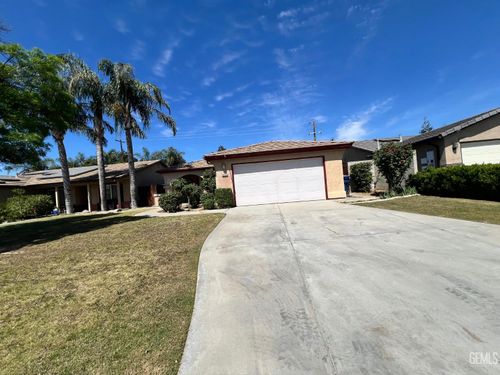 9908 Pavilion Dr, Bakersfield, CA, 93312-5990 | Card Image