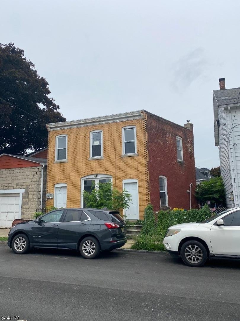 Residential in Phillipsburg Town 3