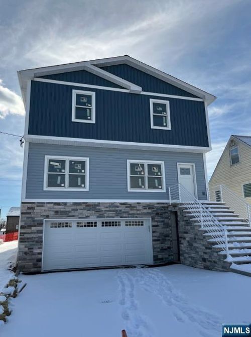 180 Philip Ave, Elmwood Park, NJ, 07407-2225 | Card Image