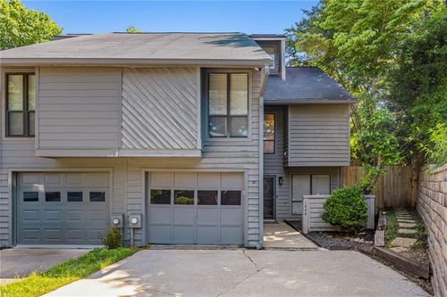 1048 Creatwood Cir Se, Smyrna, GA, 30080-8211 | Card Image