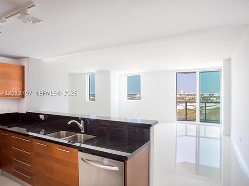 2402-244 Biscayne Blvd, Miami, FL, 33132-2333 | Card Image