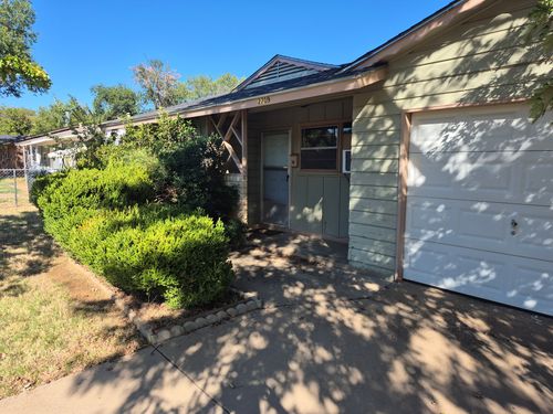 2709 Roanoke Drive, Wichita Falls, TX, 76306 | Card Image