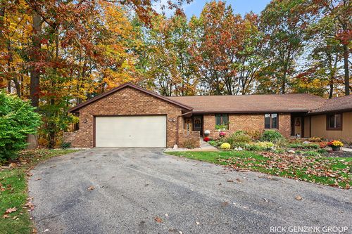 4685 Ottawa Creek Dr, Allendale, MI, 49401-9201 | Card Image