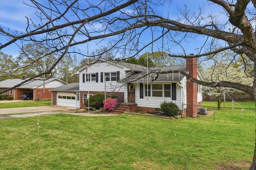 11 Spring Valley Rd, Greenville, SC, 29615-1540 | Card Image