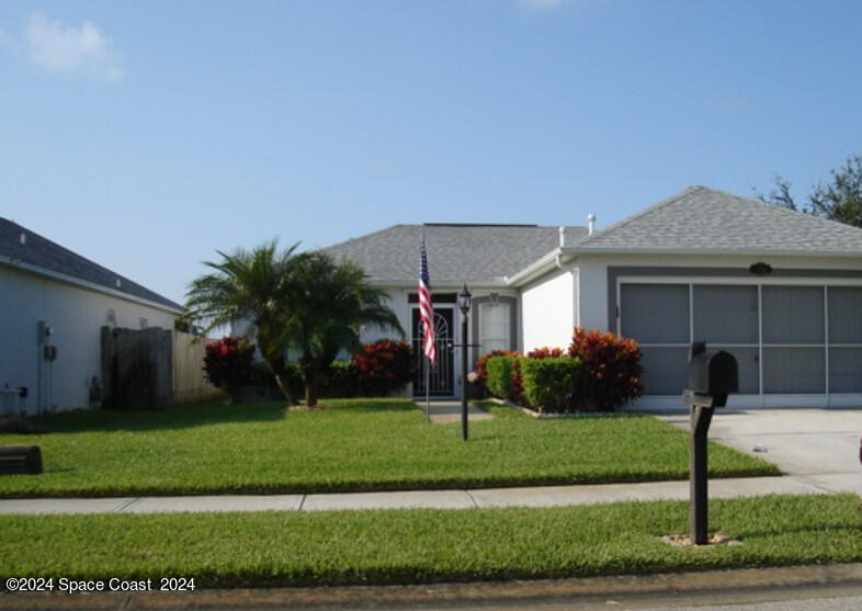 Vista Lake Cir, Melbourne, FL 32904