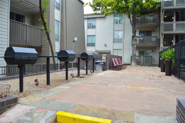 Surrounding community | Image 29