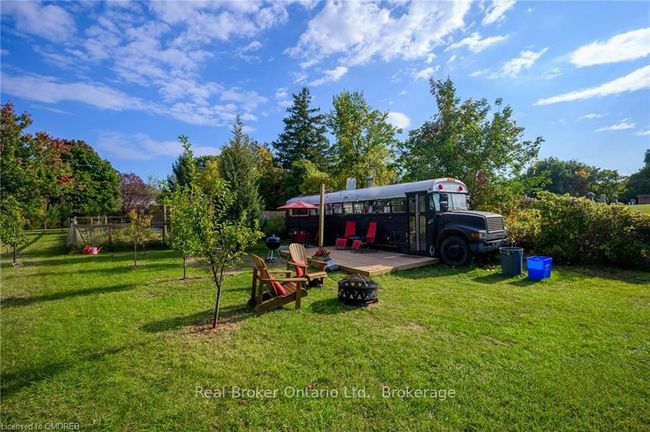 3318 Dundas St, House other with 3 bedrooms, 2 bathrooms and 6 parking in Burlington ON | Image 41