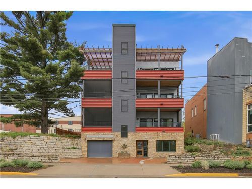 1n-720 1st St, Hudson, WI, 54016-2528 | Card Image