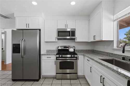 3317 Dillon Ave, North Las Vegas, NV, 89030-6624 | Card Image