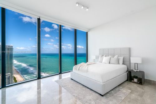 apt-5105-18555 Collins Ave, Sunny Isles Beach, FL, 33160-0166 | Card Image