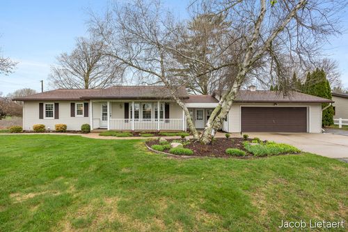 9555 Whittall St Ne, Rockford, MI, 49341-8374 | Card Image