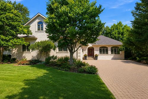 1084 Parkview Ln, Victoria, MN, 55386-3709 | Card Image