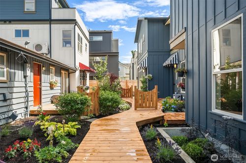 c-5033 25th Ave Sw, Seattle, WA, 98106-1371 | Card Image
