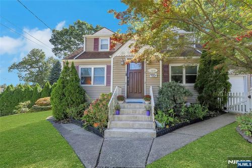 12-15 Jerome Pl, Fair Lawn, NJ, 07410-4301 | Card Image