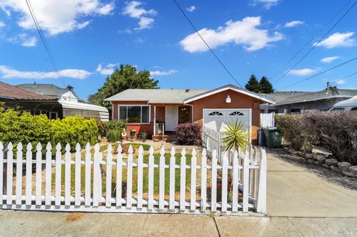 106 Springs Rd, Vallejo, CA, 94590-5268 | Card Image