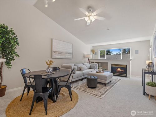 d304-11518 12th Ave W, Everett, WA, 98204-5991 | Card Image