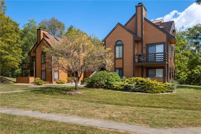 2205 Swiss Mountain Dr, Condo with 2 bedrooms, 2 bathrooms and null parking in Seven Springs Resort PA | Image 3