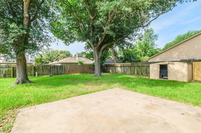 20223 Regents Corner Drive, House other with 3 bedrooms, 2 bathrooms and null parking in Katy TX | Image 2