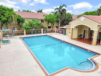 201 - 7930 Nw 7th St, Condo with 3 bedrooms, 2 bathrooms and null parking in Pembroke Pines FL | Image 1