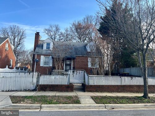 2202 Banning Pl, HYATTSVILLE, MD, 20783-2849 | Card Image