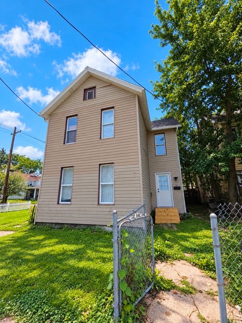 358 W 17th St, Erie, PA, 16502-1819 | Card Image