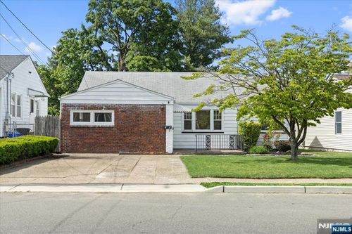 29 Graham Ter, Saddle Brook, NJ, 07663-4512 | Card Image