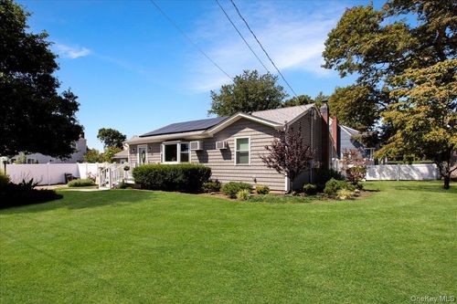 460 Maple Ave, Patchogue, NY, 11772-1714 | Card Image