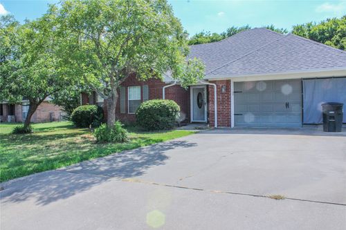 3047 Kande Ln, Durant, OK, 74701-1667 | Card Image