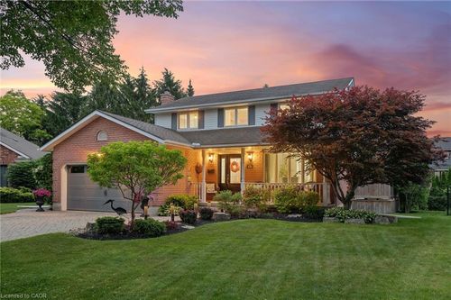 18 Dunnington Crt, Kitchener, ON, N2A3M5 | Card Image