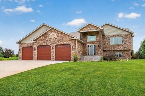 14731 Naples St Ne, Ham Lake, MN, 55304-4780 | Card Image