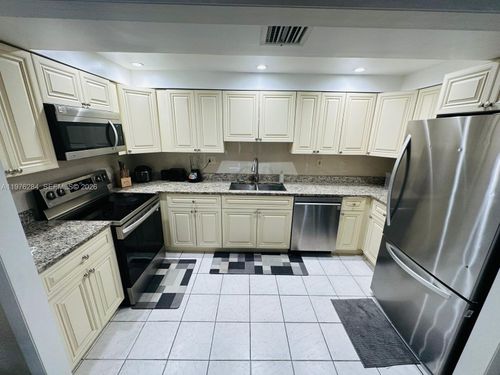 6-846 Nw 81st Ter, Plantation, FL, 33324-1210 | Card Image