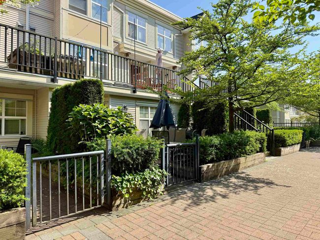 Exterior space with a gate | Image 5