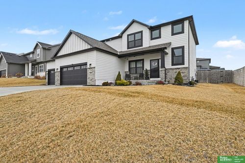 11004 Hardwood Dr, Papillion, NE, 68046-4560 | Card Image