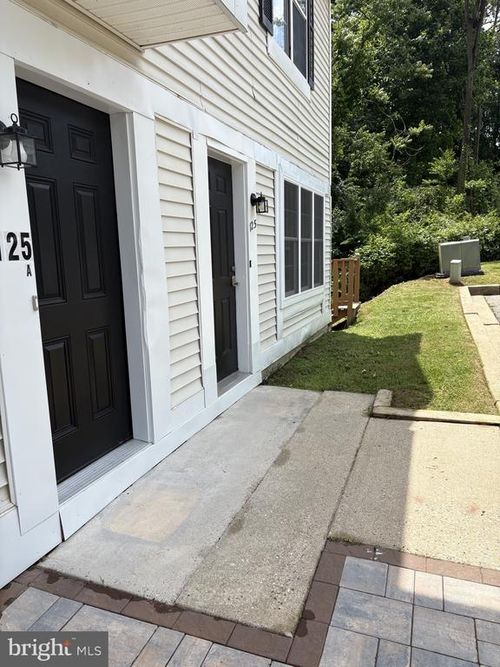 125 Emery Ct, NEWARK, DE, 19711-5930 | Card Image